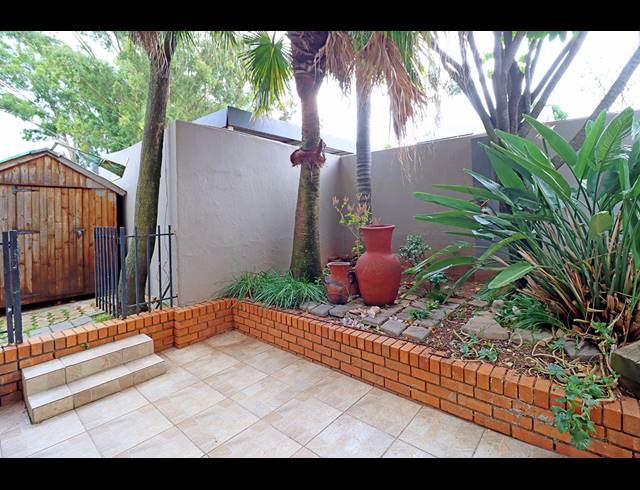 2 BEDROOM TOWNHOUSE FOR SALE IN BRUMA